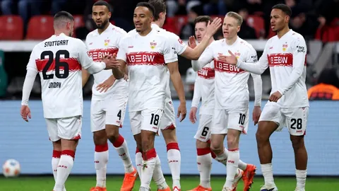 哈密尔顿加盟法拉利开启生涯新篇章，新赛季F1竞争升级