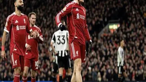 詹姆斯失误遭判负引争议，名宿感慨：玩笑过度了吗？